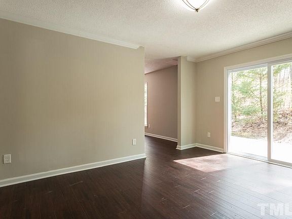 3rd image of 908 Goldendale Dr