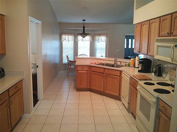 4th image of 2419 Sweetwater Blvd