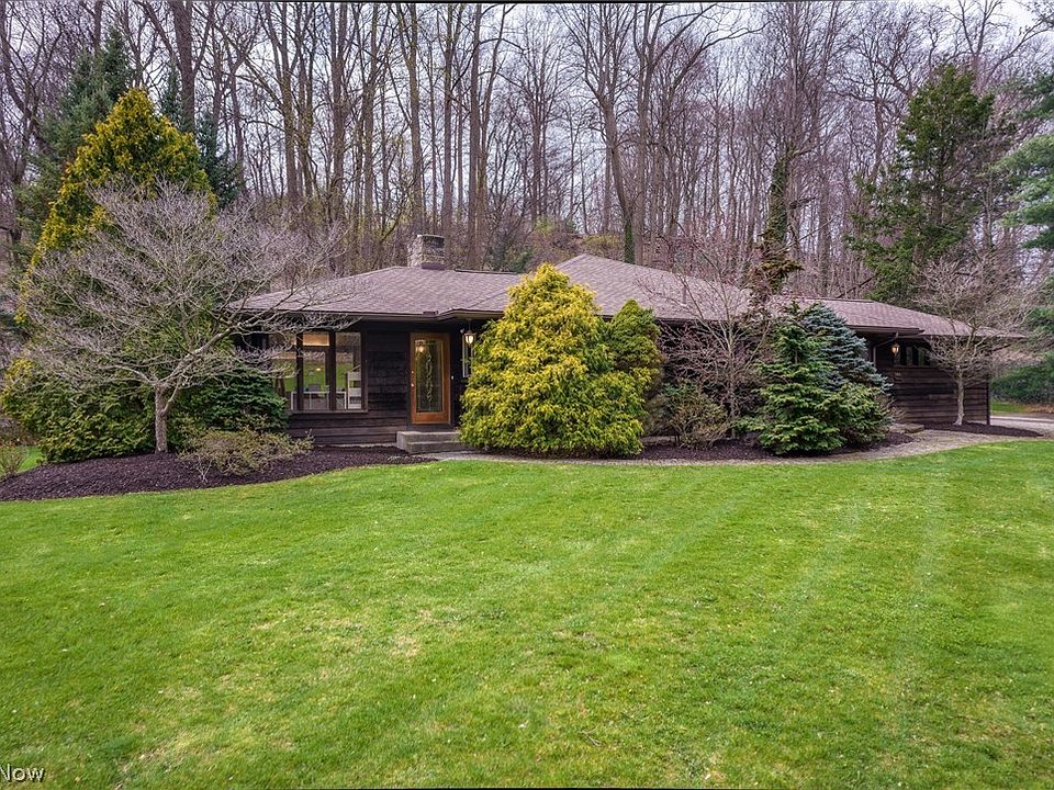 1st image of 104 S Meadowcroft Dr
