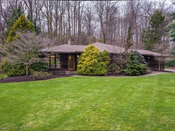 104 S Meadowcroft Dr, Akron, OH 44313