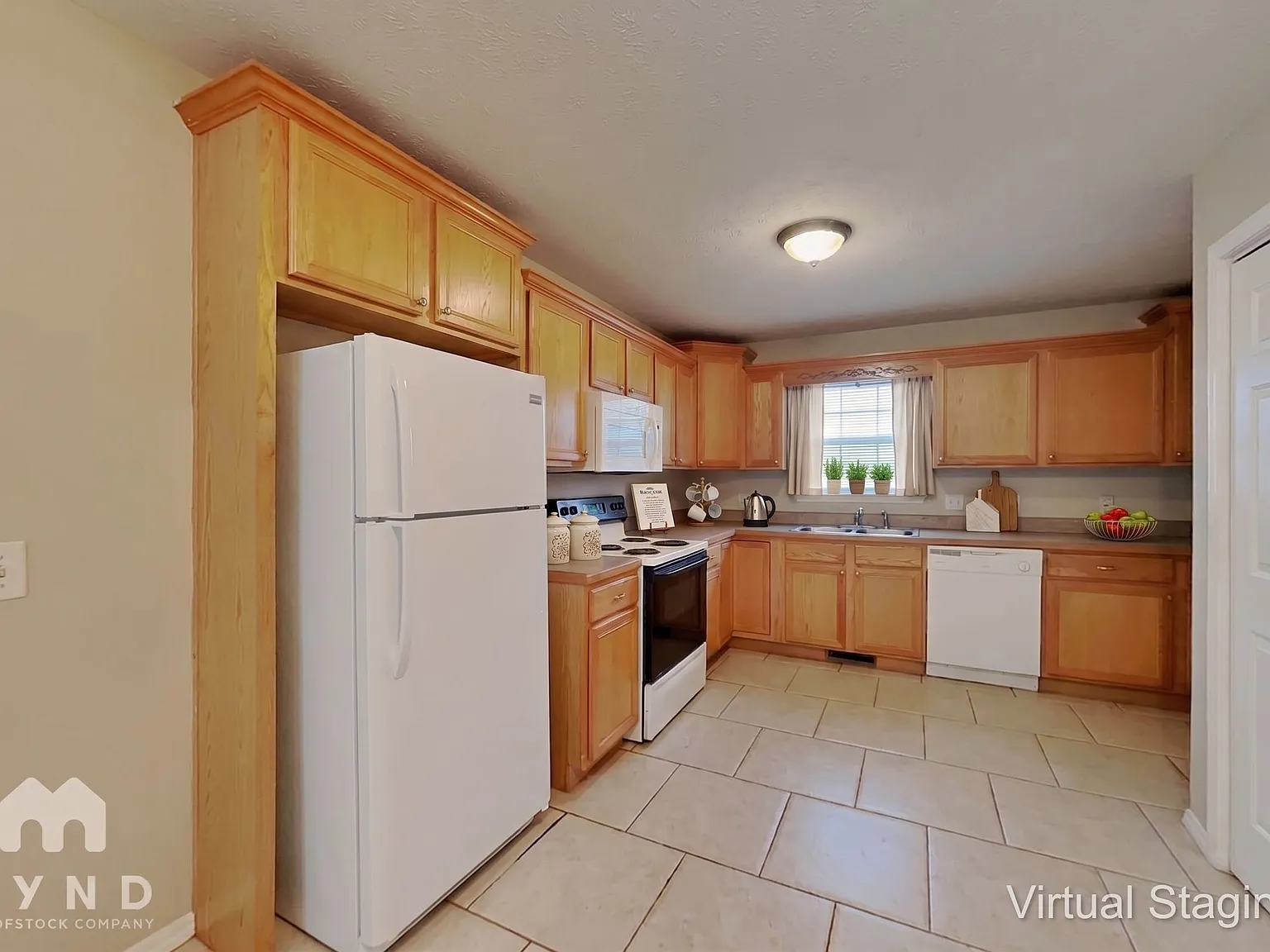 3 bed, 2.0 bath, 1228 sqft, $1,449 — Photo 3