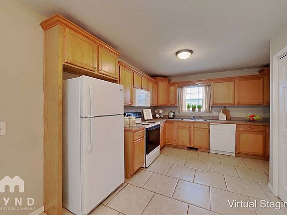 3rd image of 724 N Jonathan Ave