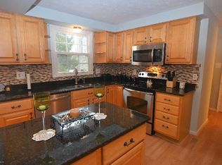 114 Gold Thorn Way, Sterling, VA 20164
