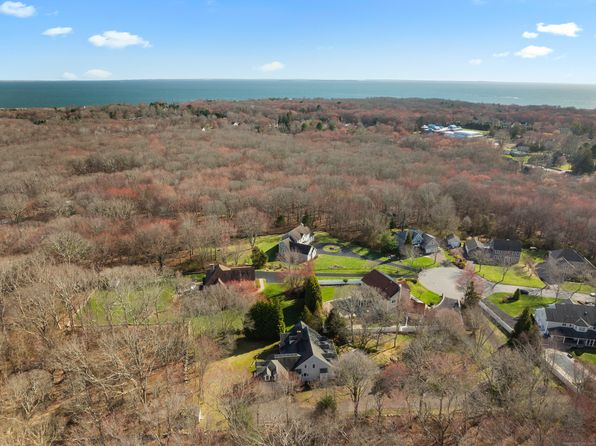 16 Perkins Farm Rd, Waterford, CT 06385