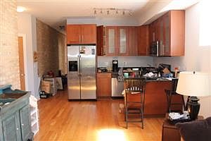 2nd image of 1549 W Sherwin Ave APT 303