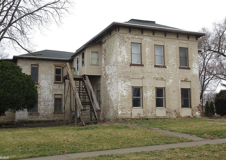 630 Grand Ave Keokuk IA Zillow