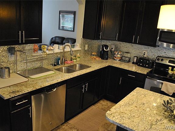 5th image of 2711 Lily Cir