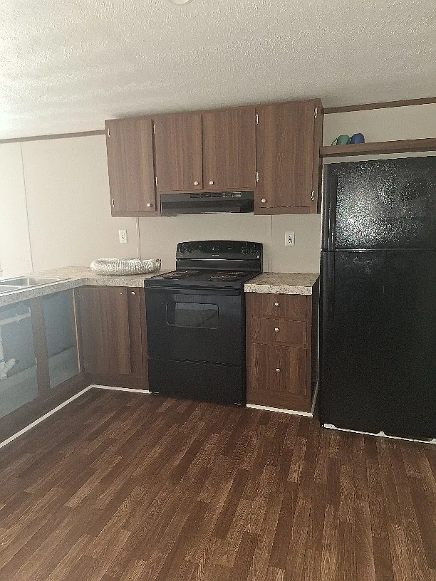 3 bed, 1120 sqft, $1,099 — Photo 1