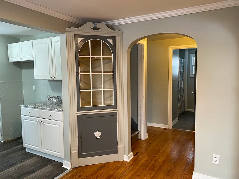 120 W Royal Pkwy — Photo 15