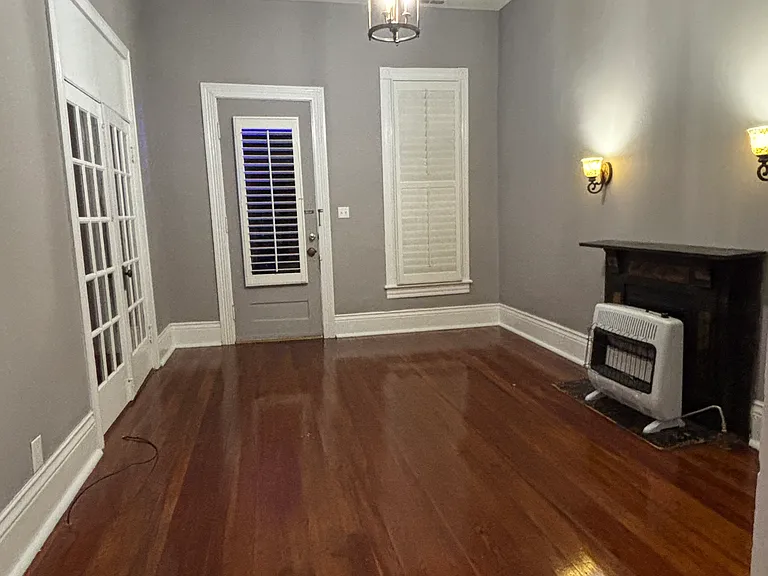 313 N High St — Photo 3