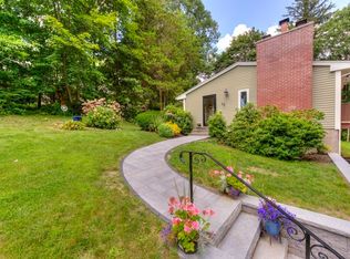 22 Nottingham Rd, Worcester, MA 01609