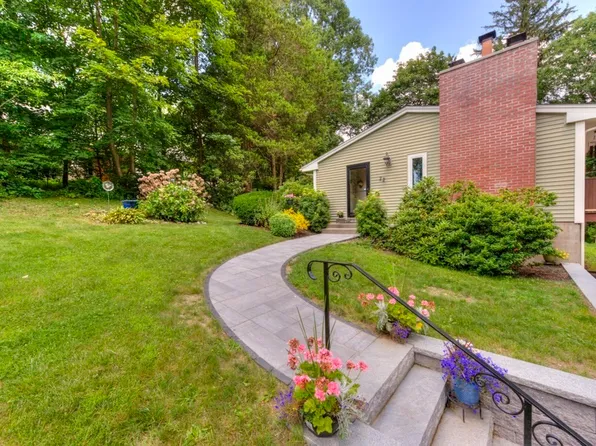 22 Nottingham Rd, Worcester, MA 01609