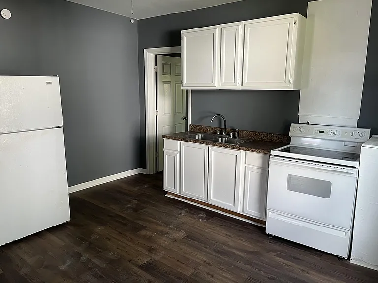 1707 E 50th St #A — Photo 2
