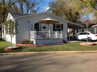 226 Northshore Rd, Elgin, IL 60123