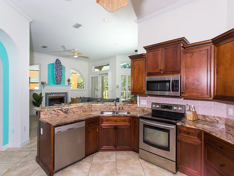 7591 N Shores Dr — Photo 10