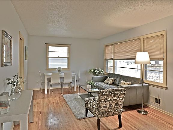 4th image of 621 9th Ave NW