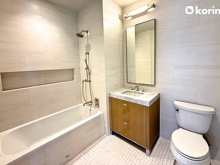 201 E 23rd St #9B — Photo 15