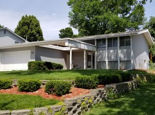 1617 N 107th Ave, Omaha, NE 68114