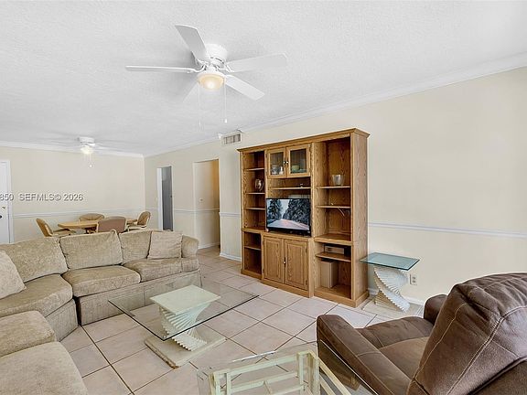 5th image of 2180 NE 67th St APT 723