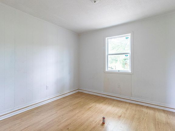 3rd image of 104B Duplex Ln
