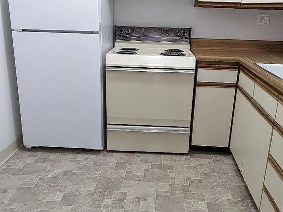 3rd image of 46 W 4th Ave #101