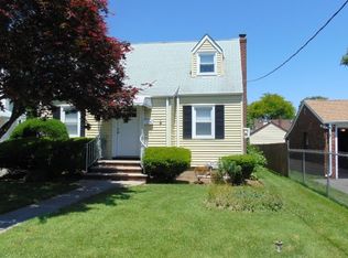 30 Roosevelt Ave, Clifton, NJ 07011
