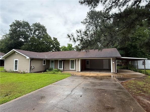 6614 Lost Ridge Dr, Pineville, LA 71360