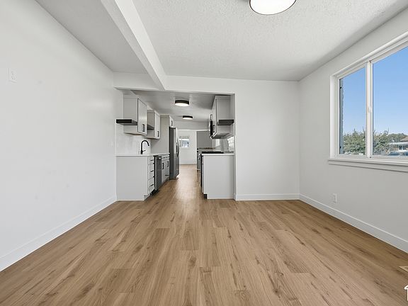 5th image of 2967 W Appleton Dr