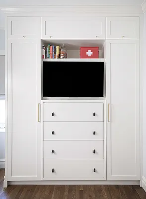 Sold by Compass | media 8