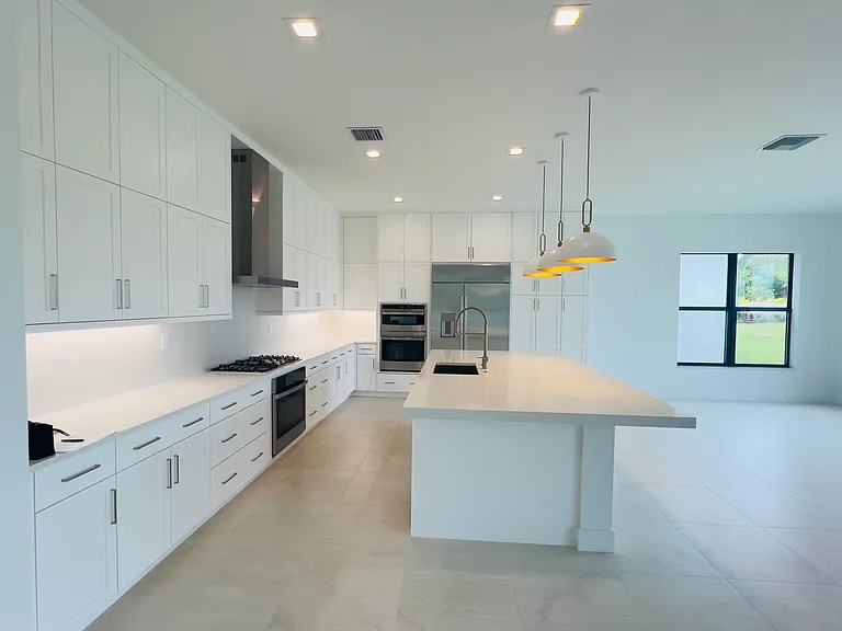 20471 Southernwood Ave — Photo 16