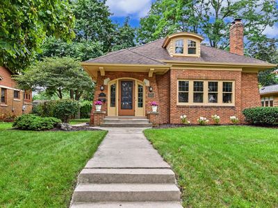 6131 Washington CIRCLE, Wauwatosa, WI, 53213