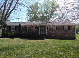 1302 Robinwood Dr, Shelbyville, TN 37160
