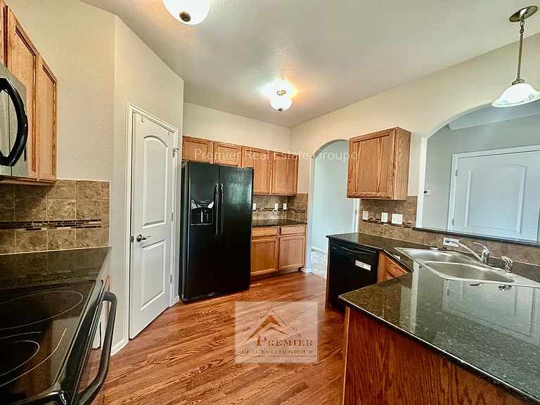 4873 San Amels Way — Photo 5