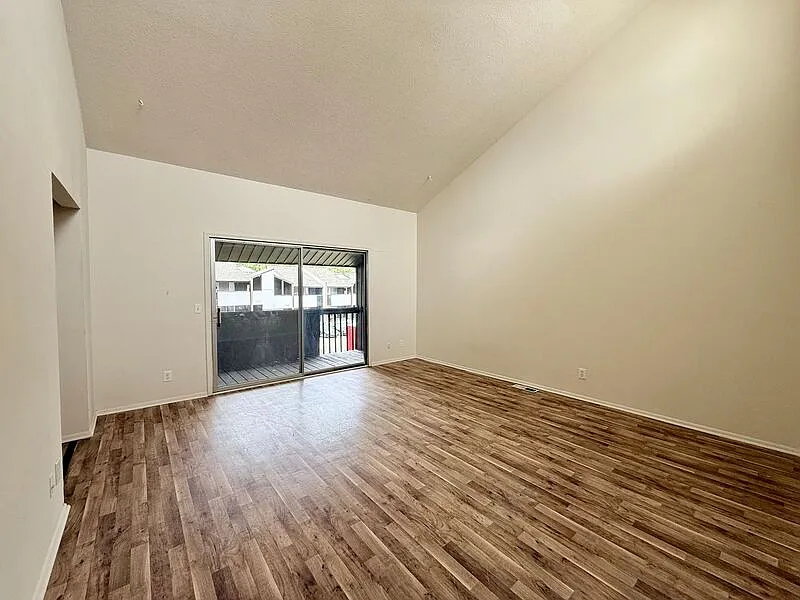 2 bed, 1.0 bath, 891 sqft, $995 — Photo 4