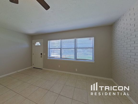 3rd image of 2258 Lake Dr