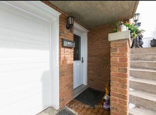 4 Dantek Ct #BASEMENT, Brampton, ON L6V 3T4