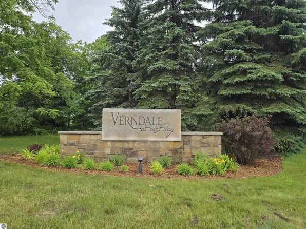 645 Madeira Dr, Traverse City, MI 49696
