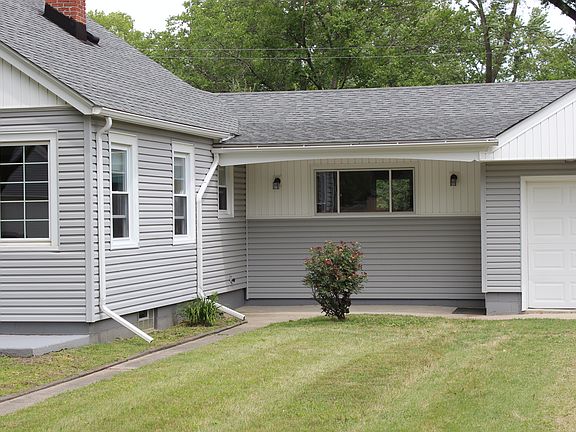 3rd image of 125 E Vesey St