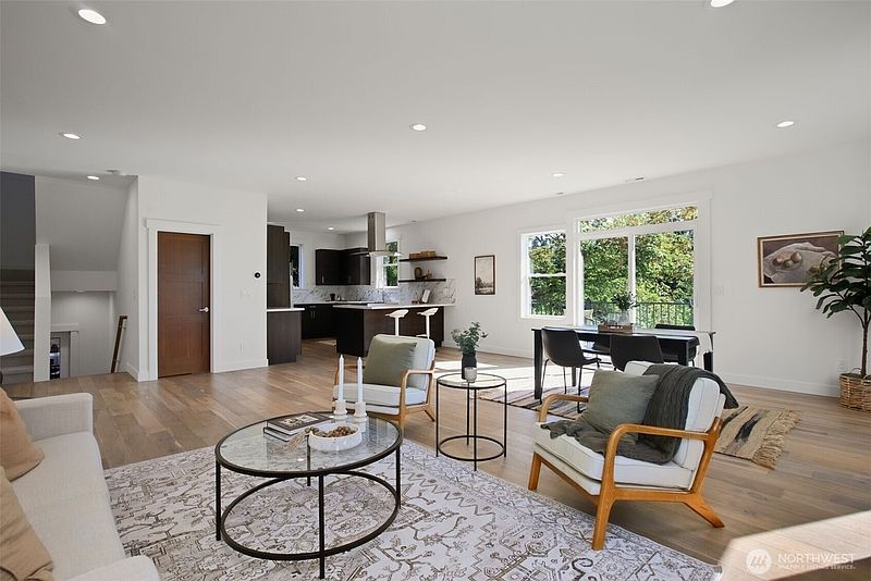 5th image of 4812 S Frontenac Street