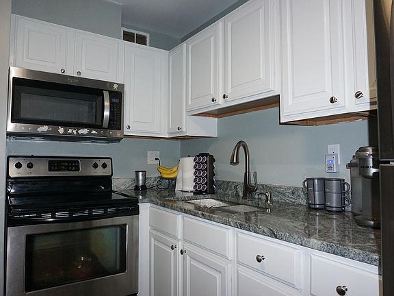 3rd image of 3170 W Monroe St APT 216