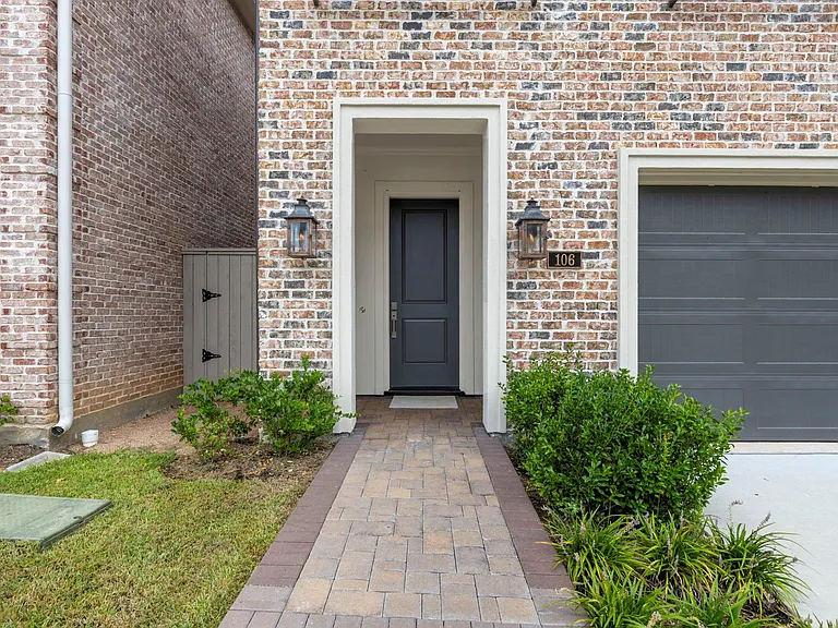 106 Cinder Berry St — Photo 2