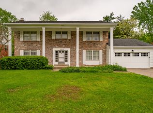 8826 Kenwood Rd, Cincinnati, OH 45242