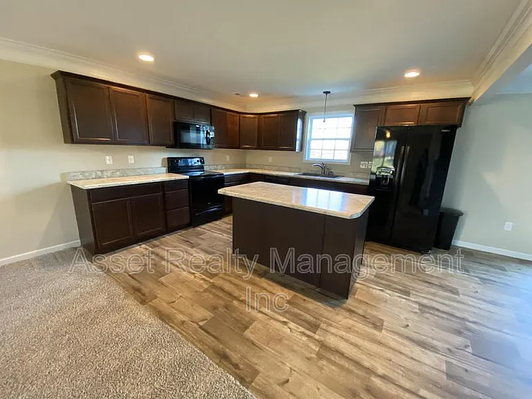 1116 Cloud View Dr — Photo 8