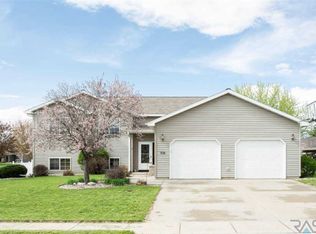 804 E Heatherwood Cir, Brandon, SD 57005