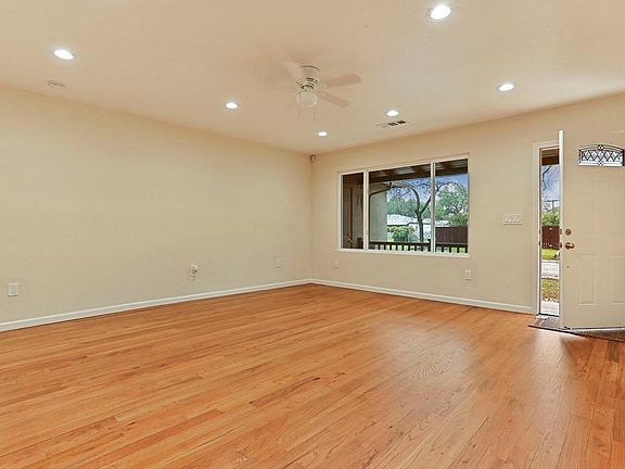 4th image of 3226 N American St