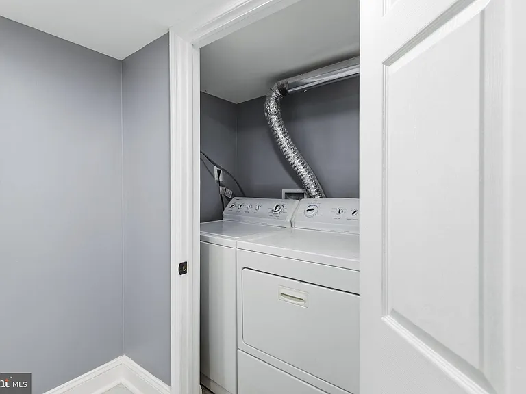 1651 Darley Ave — Photo 15