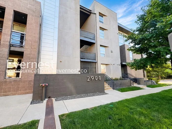 2900 Wyandot St #102