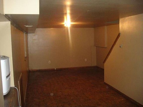 2nd image of 5001 Catharine St