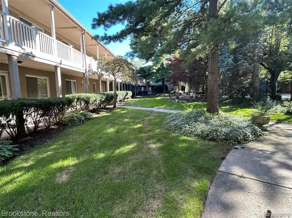 475 S Adams Rd APT 1, Birmingham, MI 48009