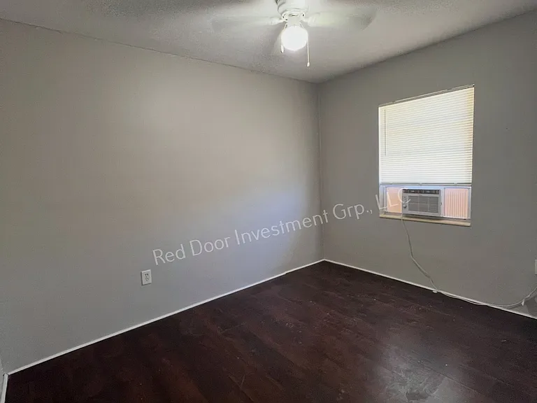**August Move In Specials Riverside Apartments - Minutes to the River - Studio's, 1 Bedrooms, 2 B... — Photo 5